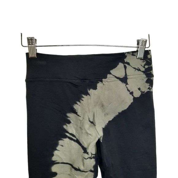 SoulCycle Black Tie Dye Leggings Size Small - Picture 13 of 13